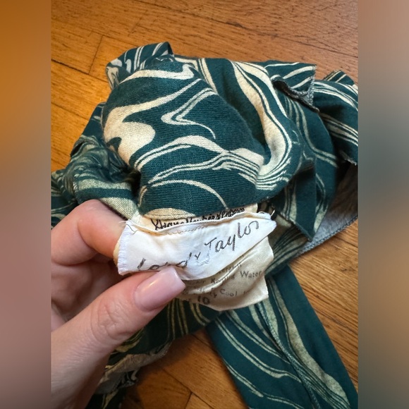 70s Vintage Diane Von Furstenberg Green and Cream Paint Swirl Dress - Picture 5 of 10